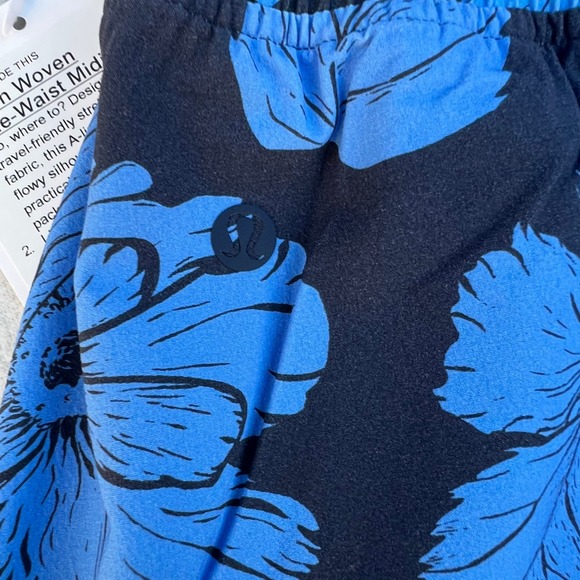 Lululemon Stretch Woven Ruffle Waist Midi Skirt Blue Floral Relaxed Fit Size L - Picture 10 of 10
